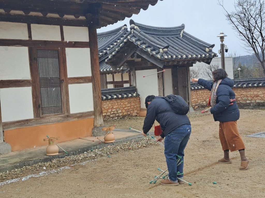 전통놀이.jpg 이미지입니다.