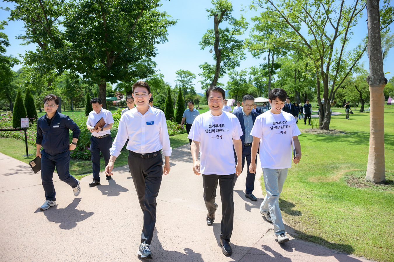 9일  노관규 순천시장과 박규섭 국정기획위원회 대외협력국장 등 관계자들이 순천만국가정원을 순회하고 있다.jpg 이미지입니다.
